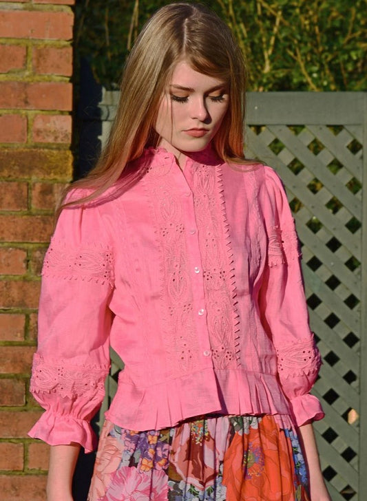 Lace age blouse pink